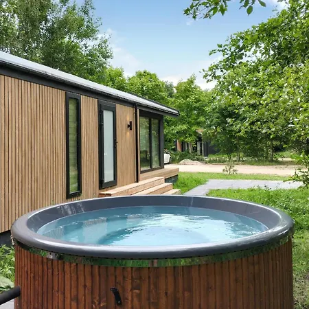 Stunning In Oud Gastel With Wifi Oud-Gastel