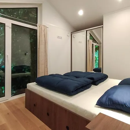 Stunning In Oud Gastel With Wifi * Oud-Gastel